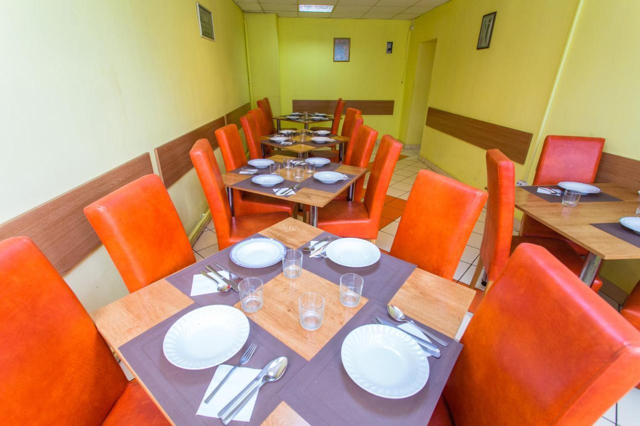 Hostel Horia Plopeni Ngoại thất bức ảnh