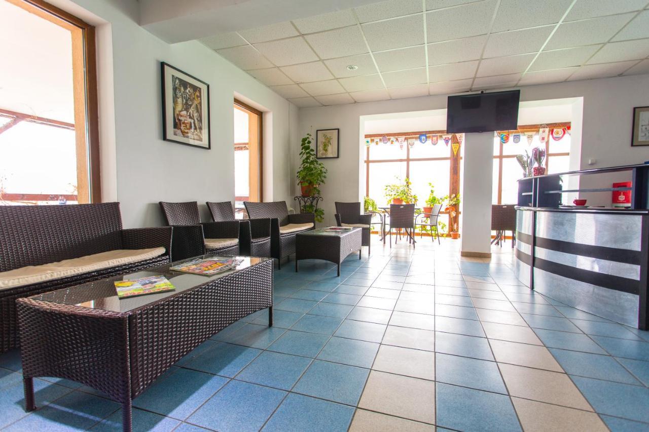 Hostel Horia Plopeni Ngoại thất bức ảnh