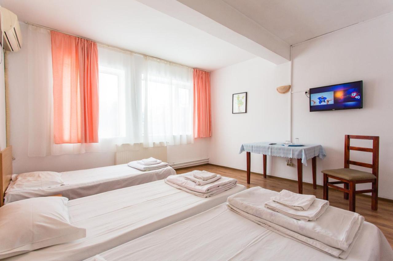 Hostel Horia Plopeni Ngoại thất bức ảnh