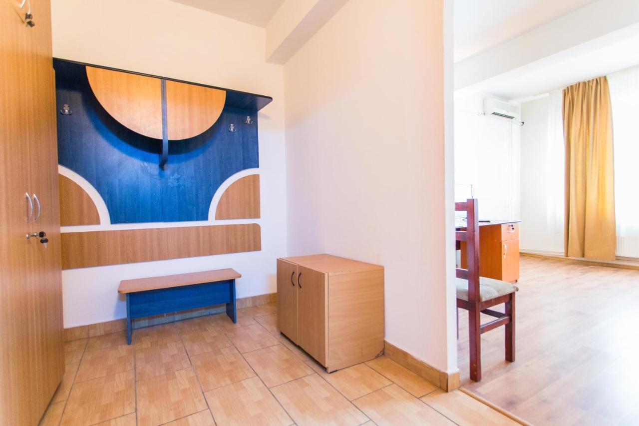 Hostel Horia Plopeni Ngoại thất bức ảnh